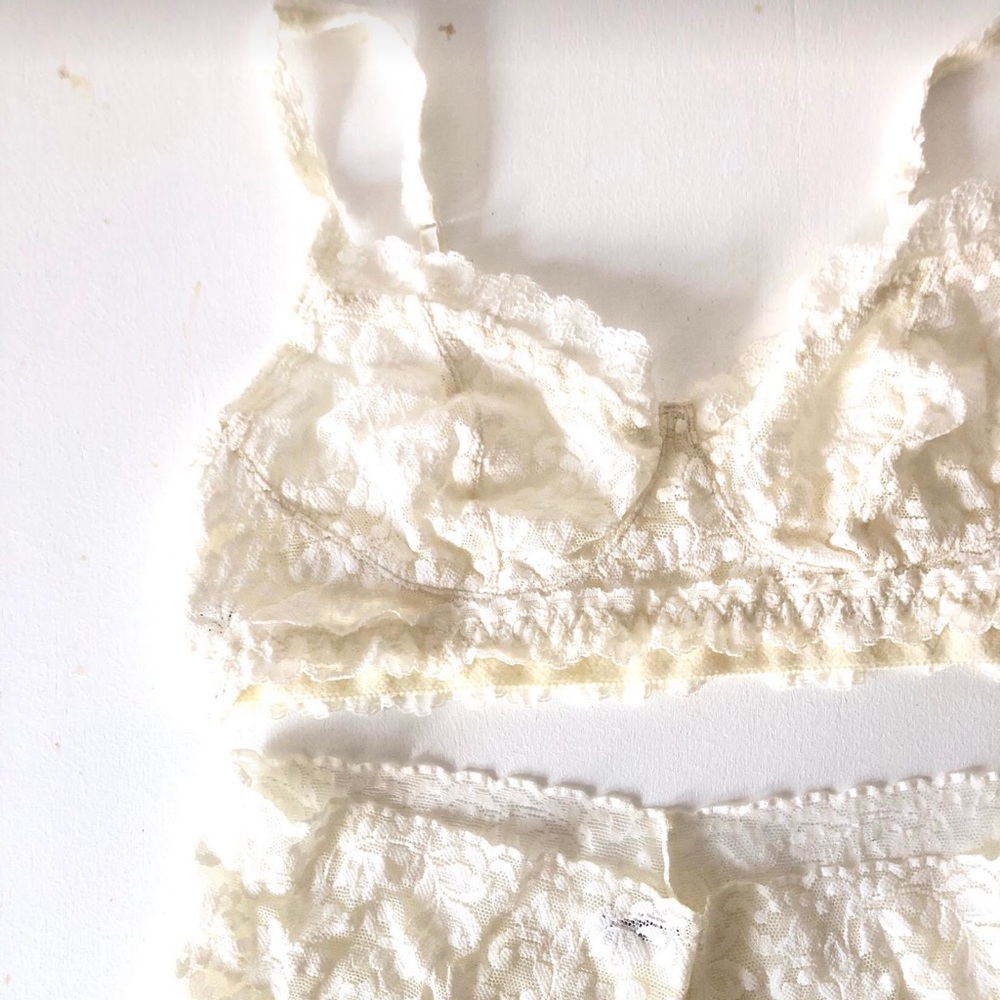 Hanky panky cream lace bralette and underwear set